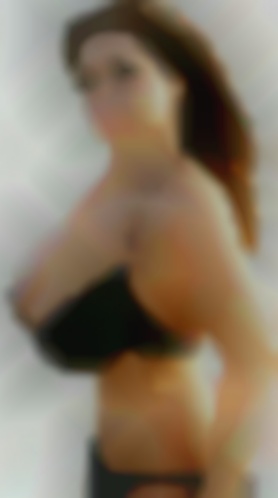 Sexy nekd and seeking local Mature.